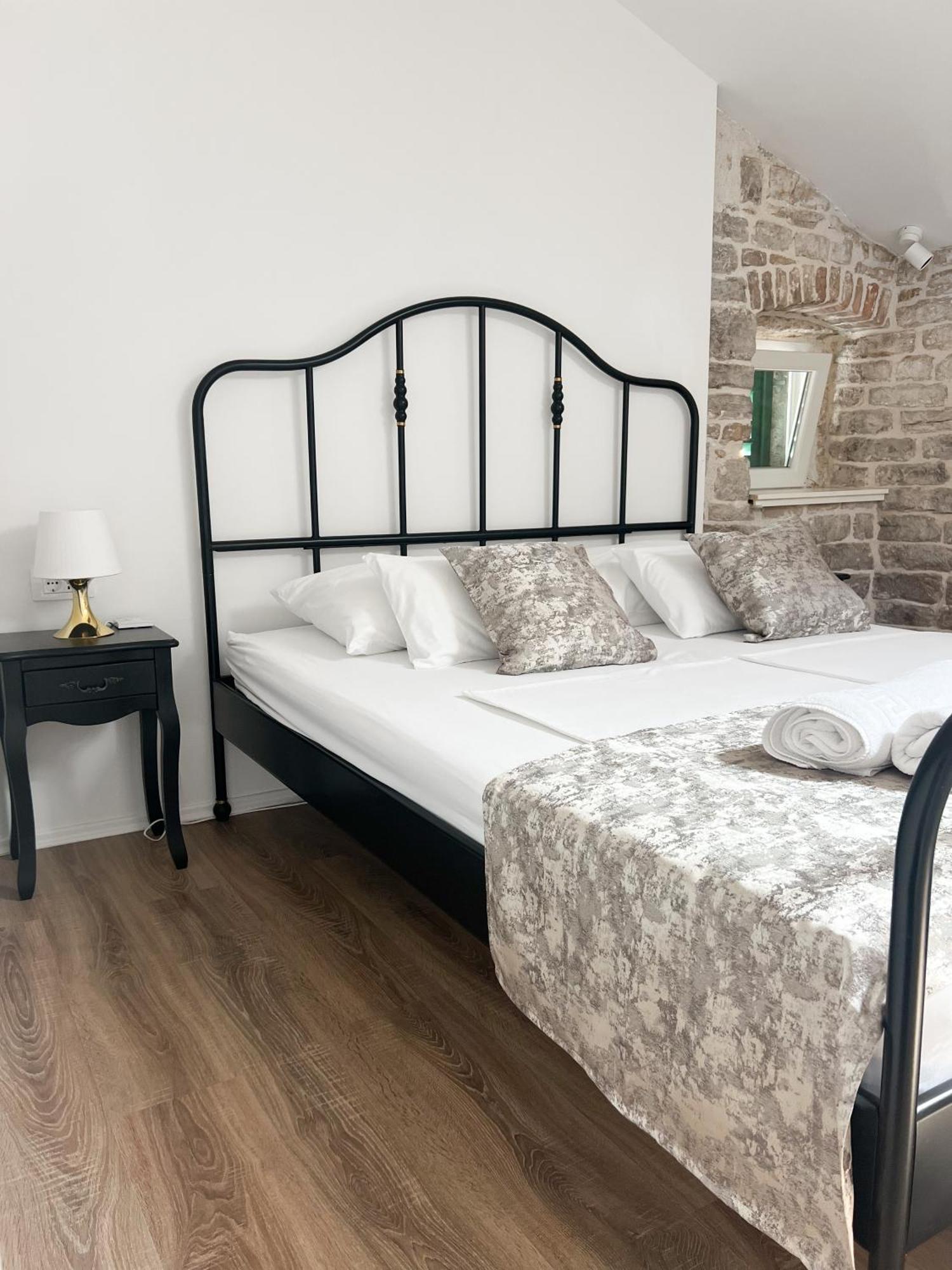 Centrum Luxury Rooms Šibenik Esterno foto